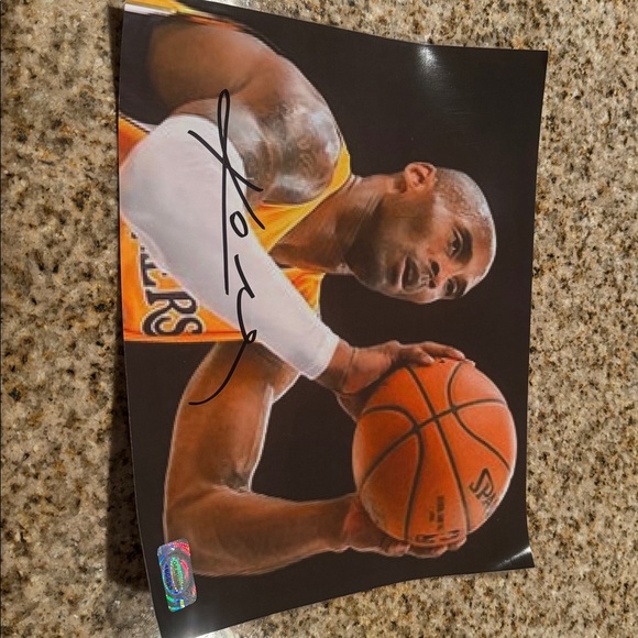 LA Lakers #8 Kobe Bryant Basketball autographed 8x10 photo - Picture 1 of 1